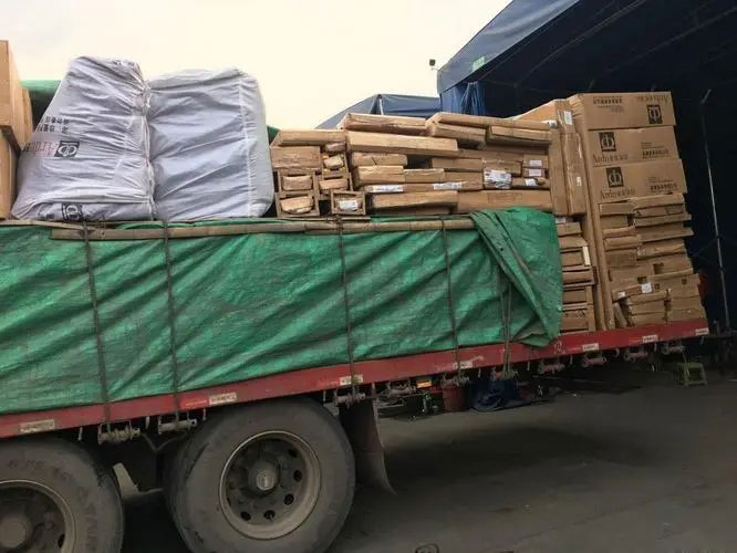 乌拉特前家具托运